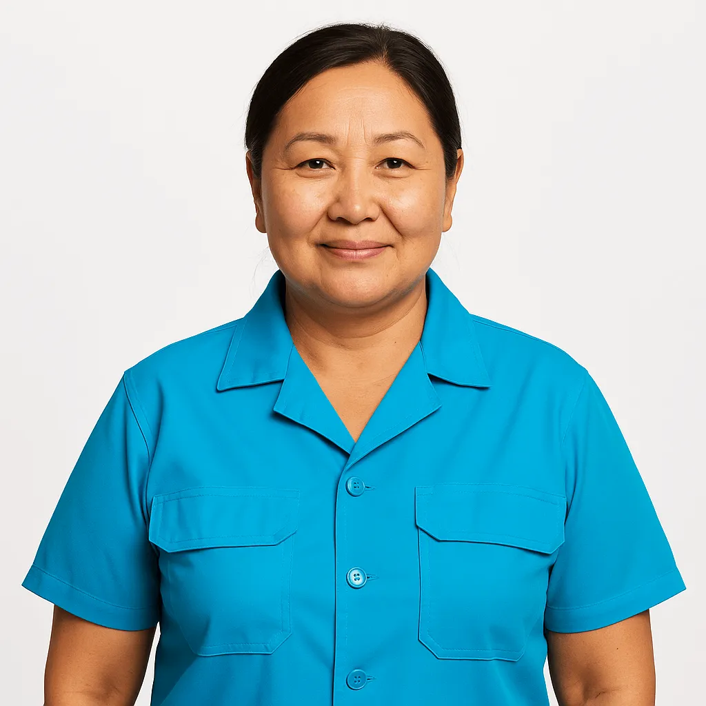 Команда клининга с пароочистителем