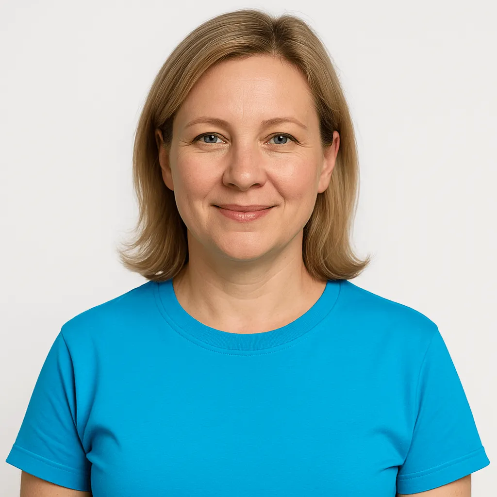 Команда по мойке люстр