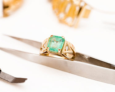 Вставка выпадающих камней